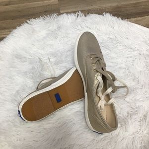 NWOT Keds size 9 champion gold.